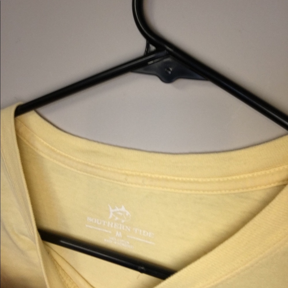 Southern tide T shirt size M